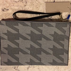 NEW Rothy’s bag Wristlet - Grey Houndstooth